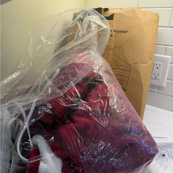 Flannel heated blanket throw - Picture 7 of 7